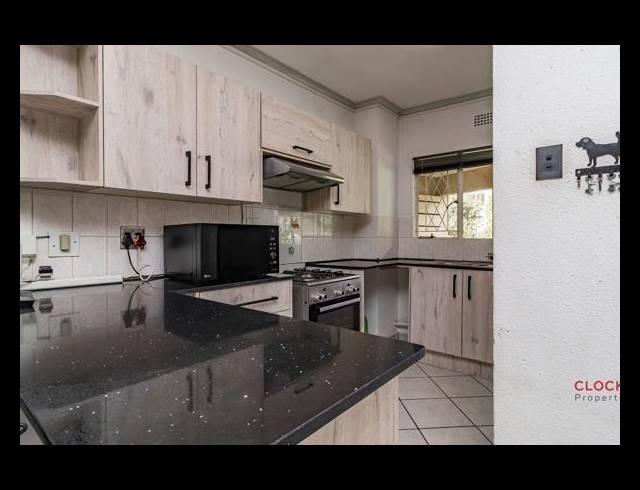 2 BEDROOM TOWNHOUSE FOR SALE IN EDEN GLEN